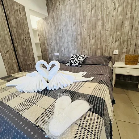 Americas And Nightlife 아파트