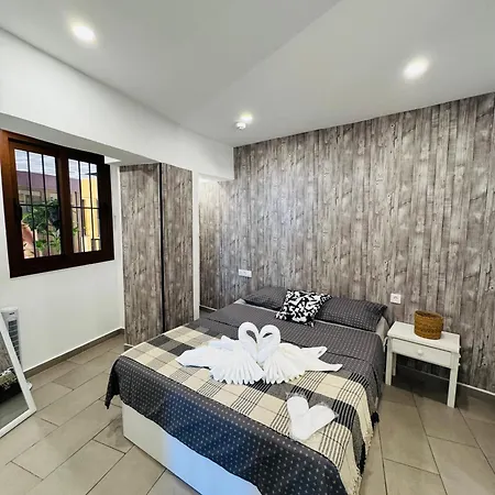 Americas And Nightlife