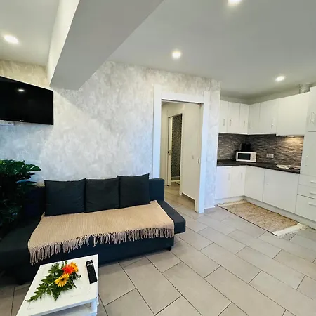 Apartment Americas And Nightlife