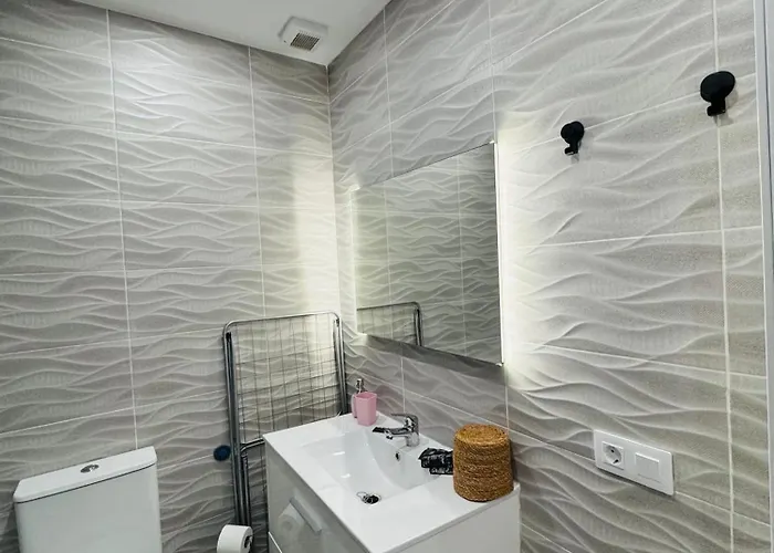 Americas And Nightlife *